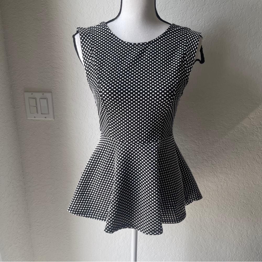 Forever 21 Peplum Sleeveless Top Size Medium Black with White Polka Dots